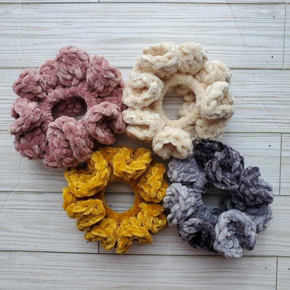 XL Velvet Scrunchies - Picture 2 of 5